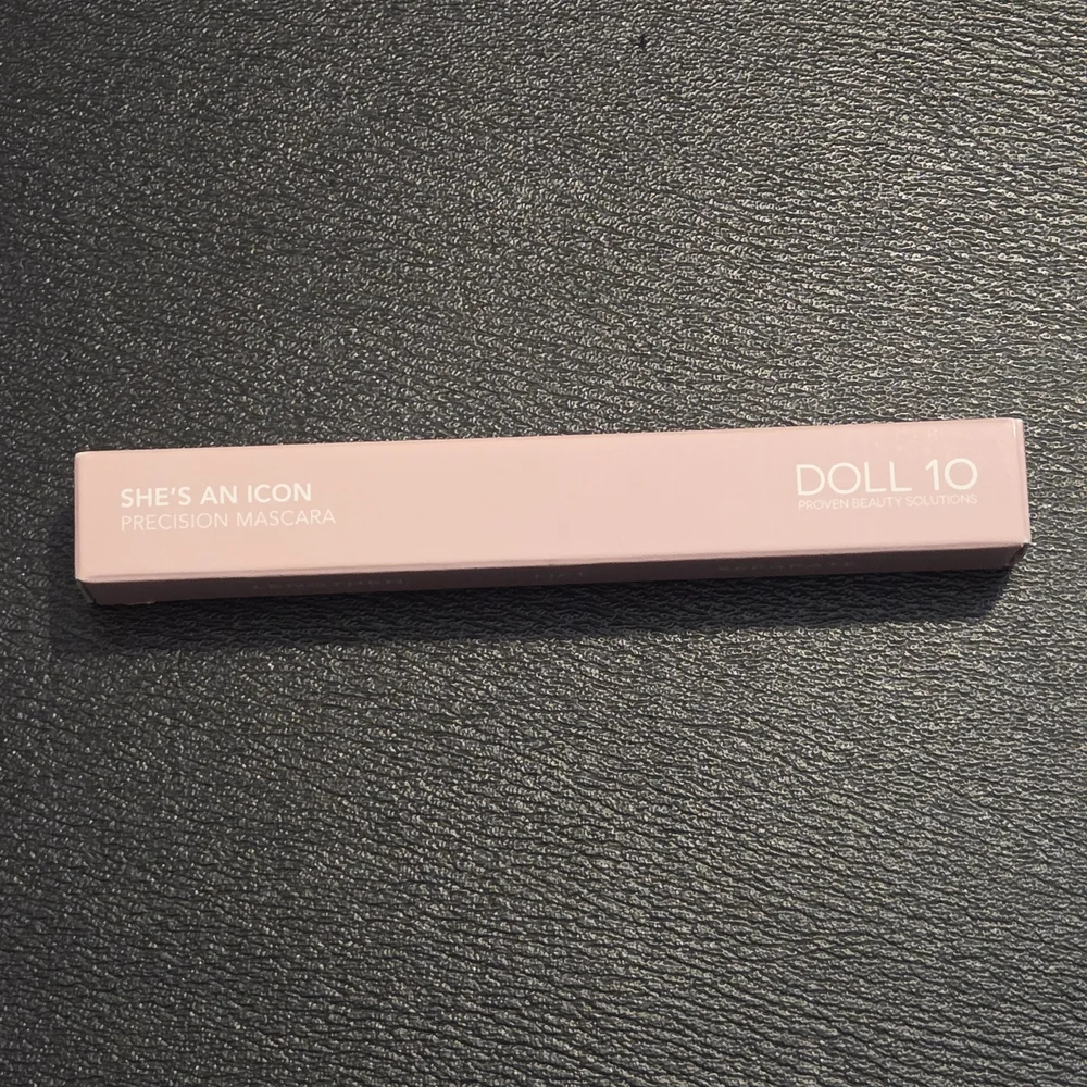 Doll 10 Mascara She's Precision Mascara She's An Icon in Brown